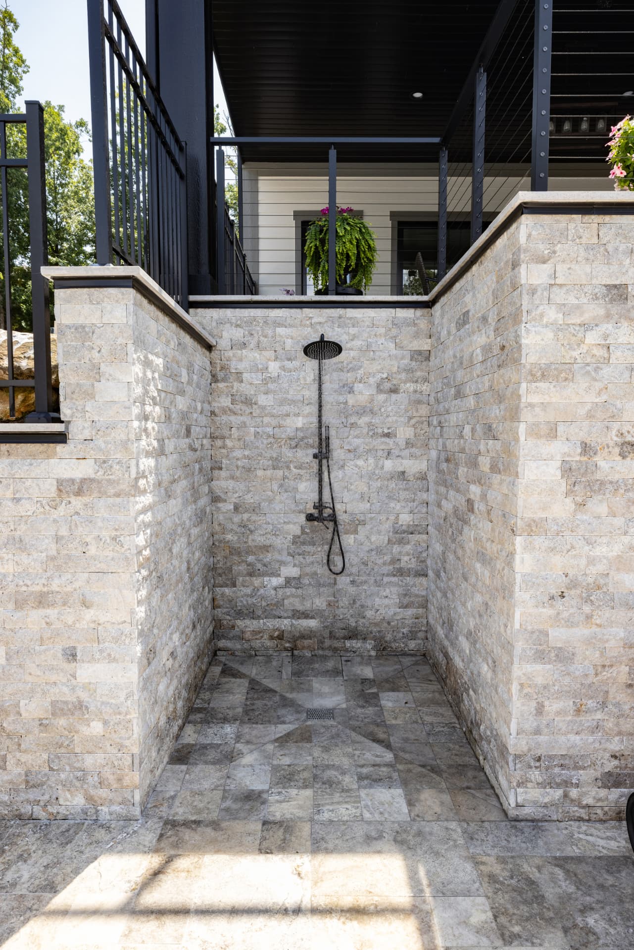 Lakefront Residence — photo 2